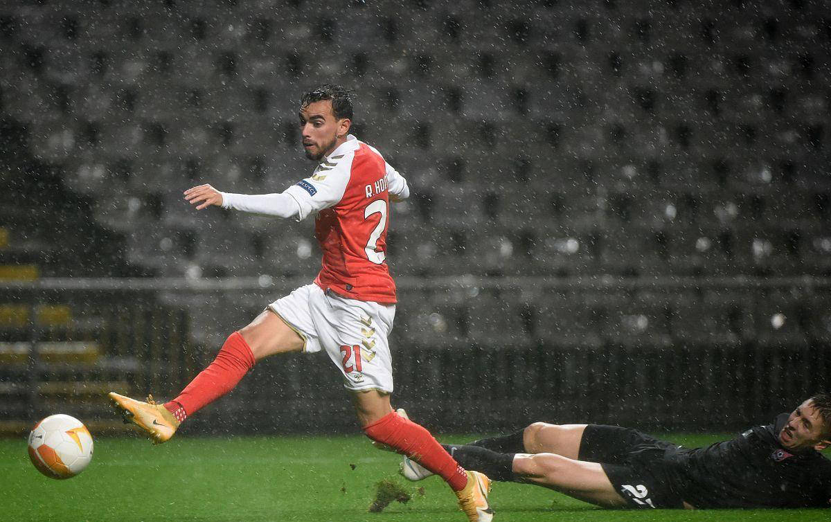 包含赛后欧联传出新动向，本菲卡官宣签约，管理层表态——球迷炸锅，年轻球员得到机会的词条-开云